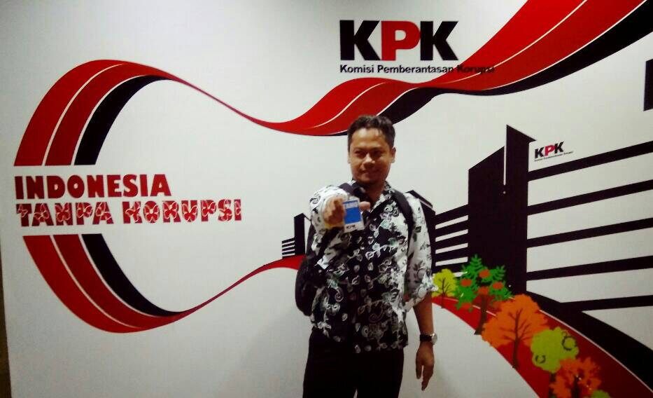 Kades Wlahar Wetan-Banyumas, Dodiet Prasetyo Berbagi praktek penerapan keterbukaan informasi anggaran desa serta mendorong isu perdesaan menjadi pembelajaran bersama di Komunitas Gerakan Desa Membangun.
