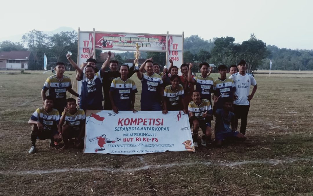 Antusiasme Warga Menyaksikan Laga Final Pertandingan Sepak Bola Antar Kopak dalam Rangka HUT RI Ke-78